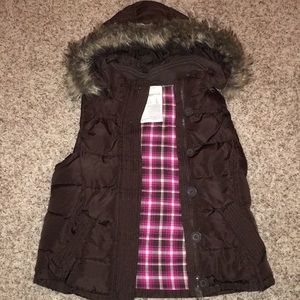 Aeropostale large vest with fur hood